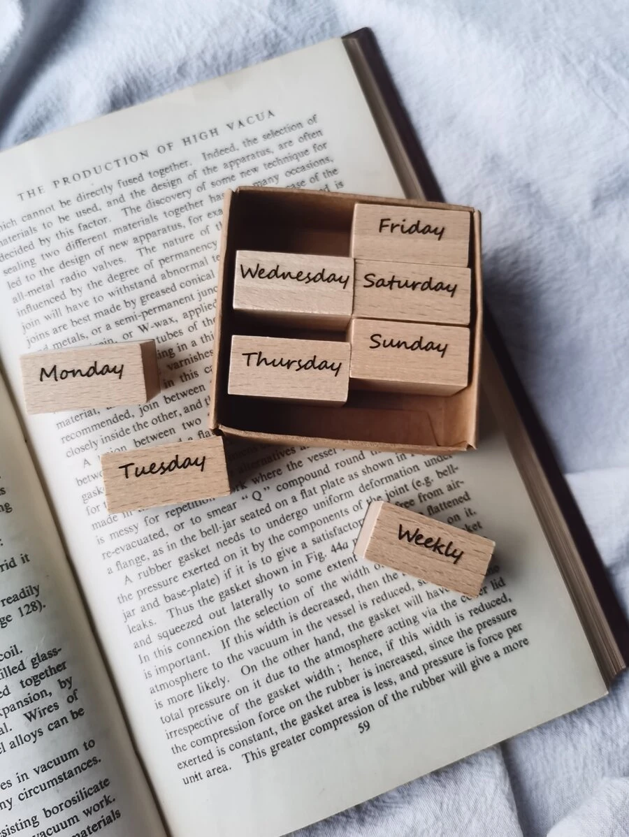 1件套字母圖案木制郵票 - 彩色 - 查看 1