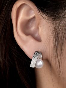 Hoa tai đinh tán bạc trang trí ngọc trai giả - Bạc - Xem 5