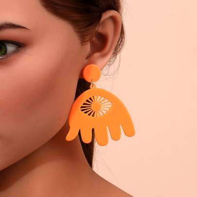 Hollow Out Eye Drop Earrings