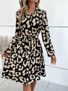 SHEIN LUNE Allover Print Roll Tab Sleeve Belted Shirt Dress - Black - View 5