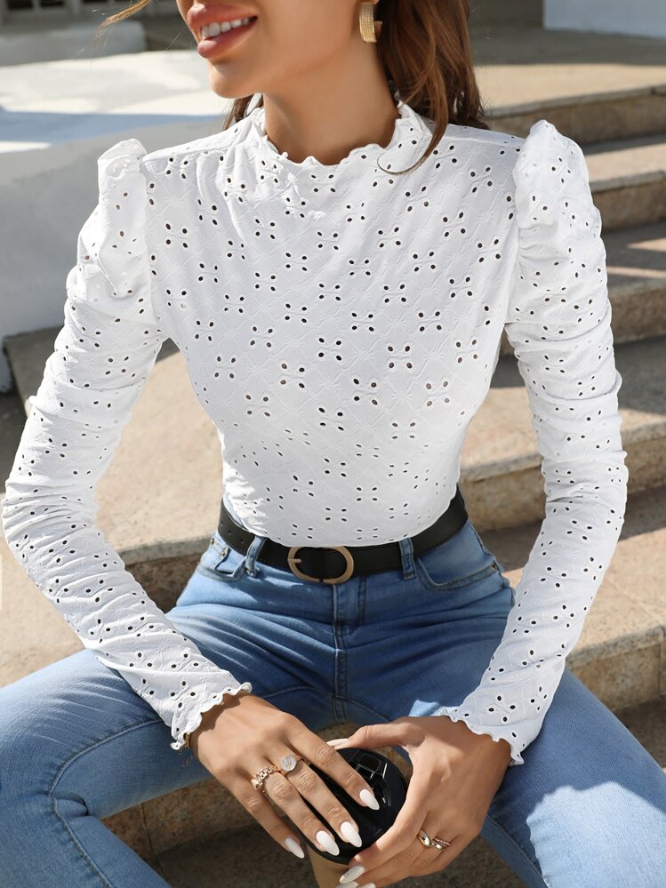 SHEIN Frenchy 網眼刺繡褶邊T恤 - 白色 - 查看 1