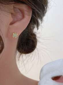 Nooxian Round Stud Earrings - Yellow Gold - View 2