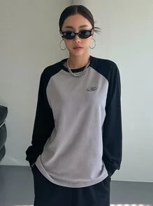 DAZY Thư được vá Khối màu Tay Raglan Áo thun - Xám - Xem 2