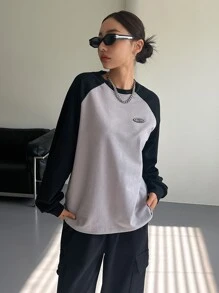 DAZY Thư được vá Khối màu Tay Raglan Áo thun - Xám - Xem 3