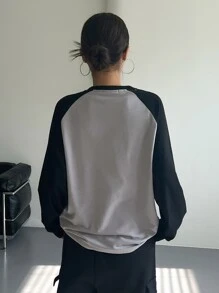 DAZY Thư được vá Khối màu Tay Raglan Áo thun - Xám - Xem 5