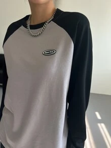 DAZY Thư được vá Khối màu Tay Raglan Áo thun - Xám - Xem 6