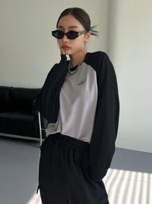 DAZY Thư được vá Khối màu Tay Raglan Áo thun - Xám - Xem 8