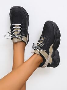 Zapatillas deportivas chunky de color combinado con cordón delantero