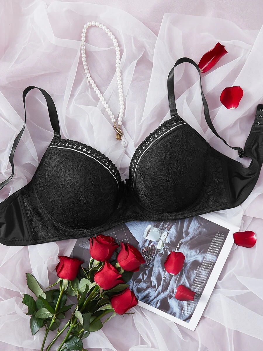 Plus Floral Lace Underwire Bra - Black - View 1