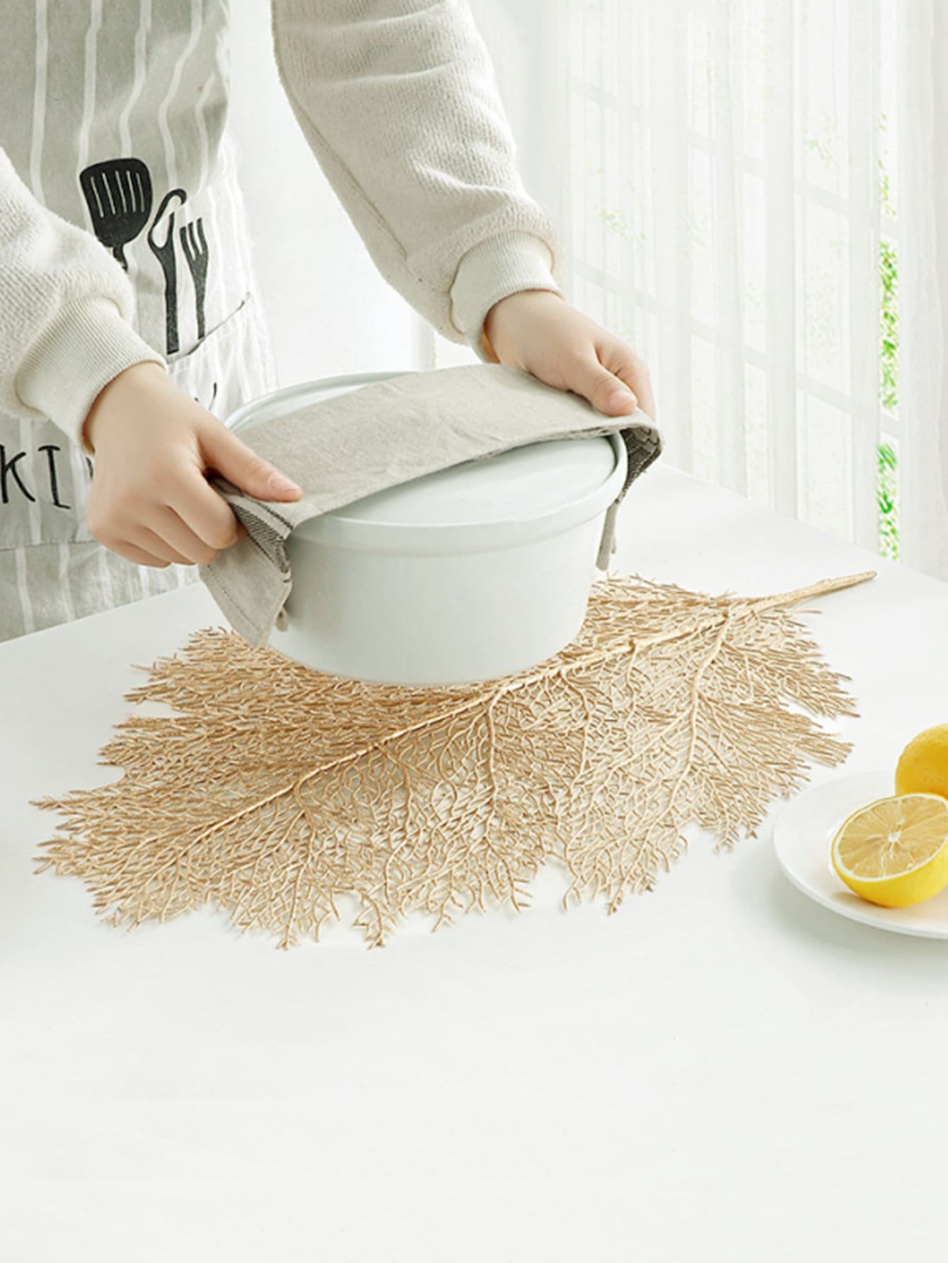 1pc Coral Design Placemat, Gold PVC Table Mat For Dining Table - Gold - View 1