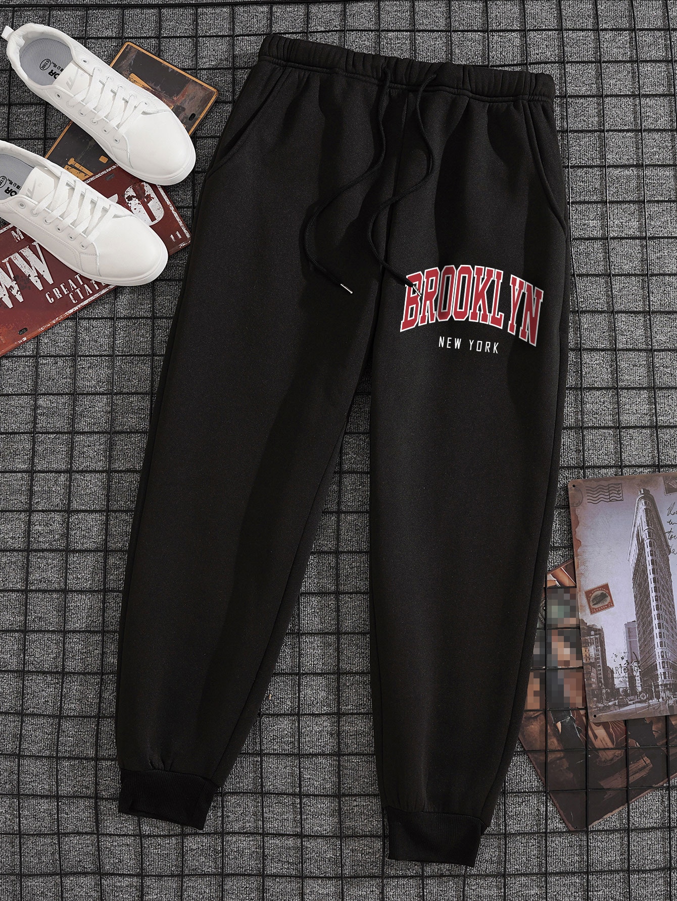 Manfinity Dauomo Men Letter Graphic Drawstring Waist Sweatpants