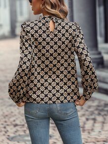 SHEIN LUNE Blusa con estampado de cuello alto - Caqui - Ver 2
