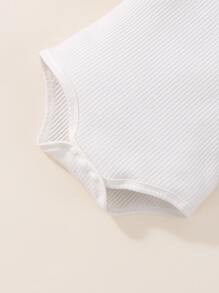 Newborn Baby Ruffle Trim Bodysuit & Heart Print Overall Jumpsuit - Multicolor - View 4