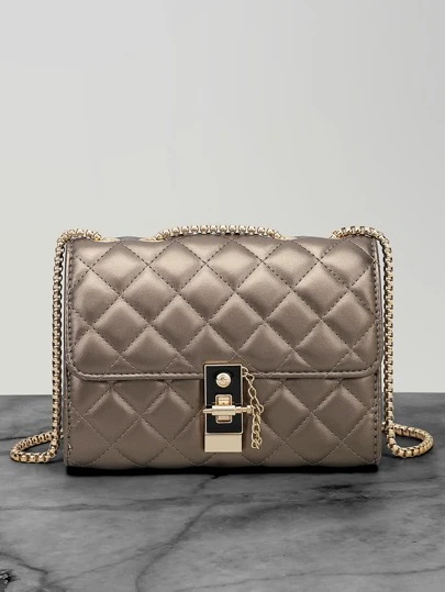 CORALDAISY 金屬質感衍縫翻蓋鏈條方包