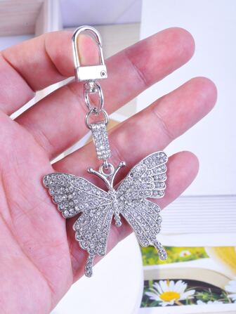 Precioso llavero de mariposa dorada con decoración de Rhinestone, un accesorio perfecto para cualquier bolso o bolso. Accesorios de regalo ideales para el Día de San Valentín, estilosos y de para adolescentes, mujeres, estudiantes universitarios, trabajadores de cuello blanco, regalos divertidos, accesorios para el automóvil, llaveros, obsequios de agradecimiento, accesorios para maestros.