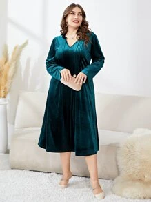 Modelyn Plus Notched Neck Pleated Velvet Dress - Teal Blue - View 6