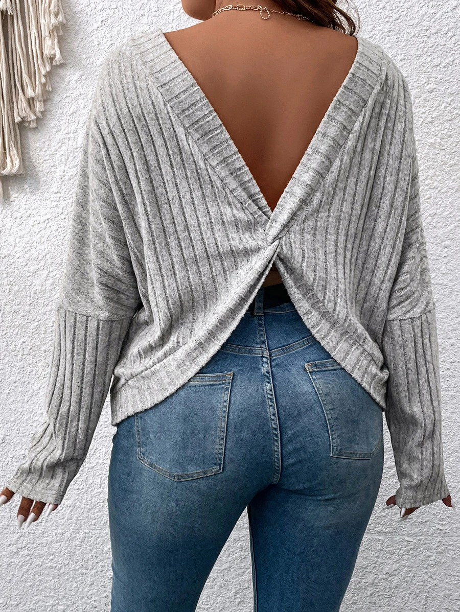 Flirla Áo thun Plus size Lộ Lưng xoắn lại màu trơn Giải trí - Màu Xám nhạt - Xem 1