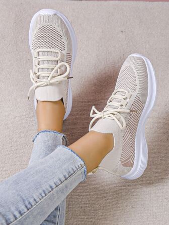 鋸齒圖案系帶設計一腳蹬跑鞋