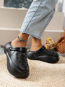 Hollow Out Thermal Lined Vented Clogs - Black - View 5