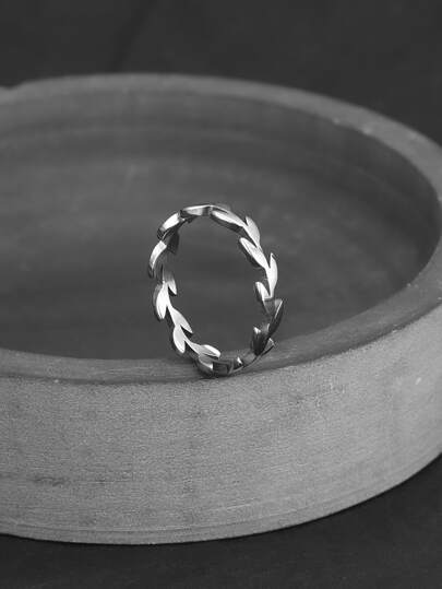 Fashionable and Popular Men Leaf Design Ring Stainless Steel for Jewelry Gift and for a Stylish Look