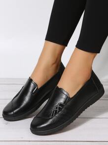 Rhinestone Decor Scallop Trim Slip-On Flats - Black - View 1