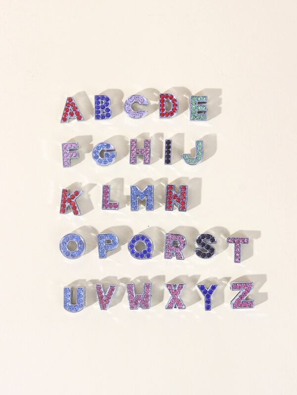 حرف بلوري متعدد الألوان للكولار قطعة واحدة ، اللون يتم إرساله عشوائياً