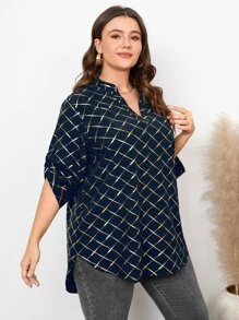 SHEIN LUNE Plus Geo Print Notched Neckline Roll Tab Sleeve Blouse - Navy Blue - View 4