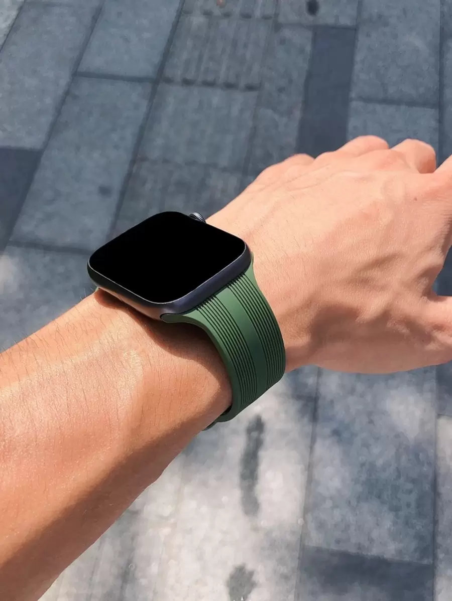 1 条绿色硅胶表带兼容 Apple Watch 表带 Apple Watch 42mm 38mm 40mm 41mm 44mm 45mm 46mm 49mm 时尚智能手表替换 Apple Watch 表带适用于 Series Ultra2 Ultra SE2 SE 10 9 8 7 6 5 4 3 2 1 适合女性男性作为学生返校礼物