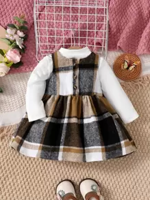嬰兒小高領T恤和格紋印花連衣裙
