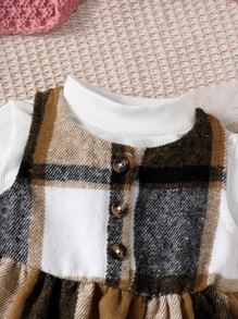 嬰兒小高領T恤和格紋印花連衣裙