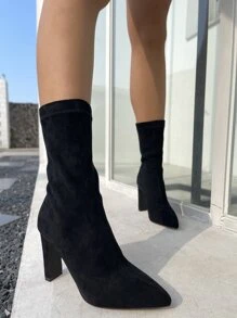 Minimalist Point Toe Slip-On Classic Boots - Black - View 3