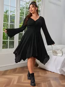 SHEIN Essnce Đầm Plus Size Bất đối xứng Xù nhỏ Xù màu trơn Giải trí - màu đen - Xem 1
