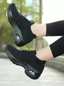 أحذية رياضية سوداء للنساء للخريف/الشتاء، أحذية جري بأربطة أمامية