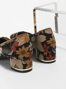 Floral Pattern Point Toe Chunky Heeled Faux Suede Court Pumps - Multicolor - View 4