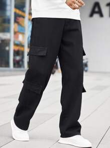 Manfinity Men Flap Pocket Cargo Jeans - Black - View 3