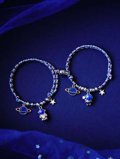 2 piezas Pulseras de pareja a juego con colgantes divertidos de astronauta espacial agarrando una estrella