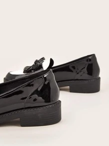 Bow & Fringe Decor Flat Loafers - Black and White - View 4