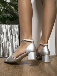 Metallic Rhinestone & Twist Decor Point Toe Chunky Heeled Ankle Strap Pumps - Silver - View 3