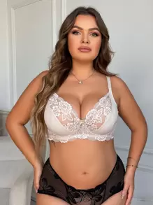 Plus Floral Lace Underwire Bra - Beige - View 1