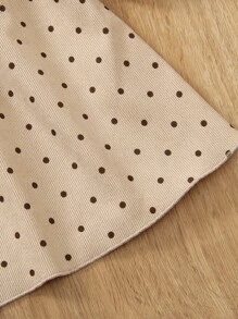 年輕女孩波點印花荷葉邊連衣裙