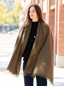 Houndstooth Pattern Raw Trim Scarf