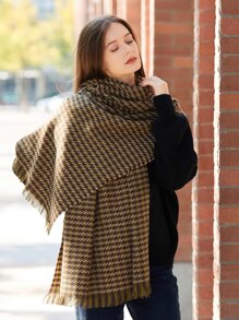Houndstooth Pattern Raw Trim Scarf