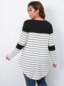 SHEIN LUNE 加大条纹印花落肩 T 恤 图案 T 恤 女式上衣 - 黑與白 - 查看 2