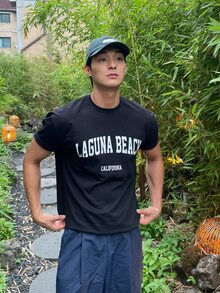 DAZY Men Letter Graphic Tee - Black - View 7