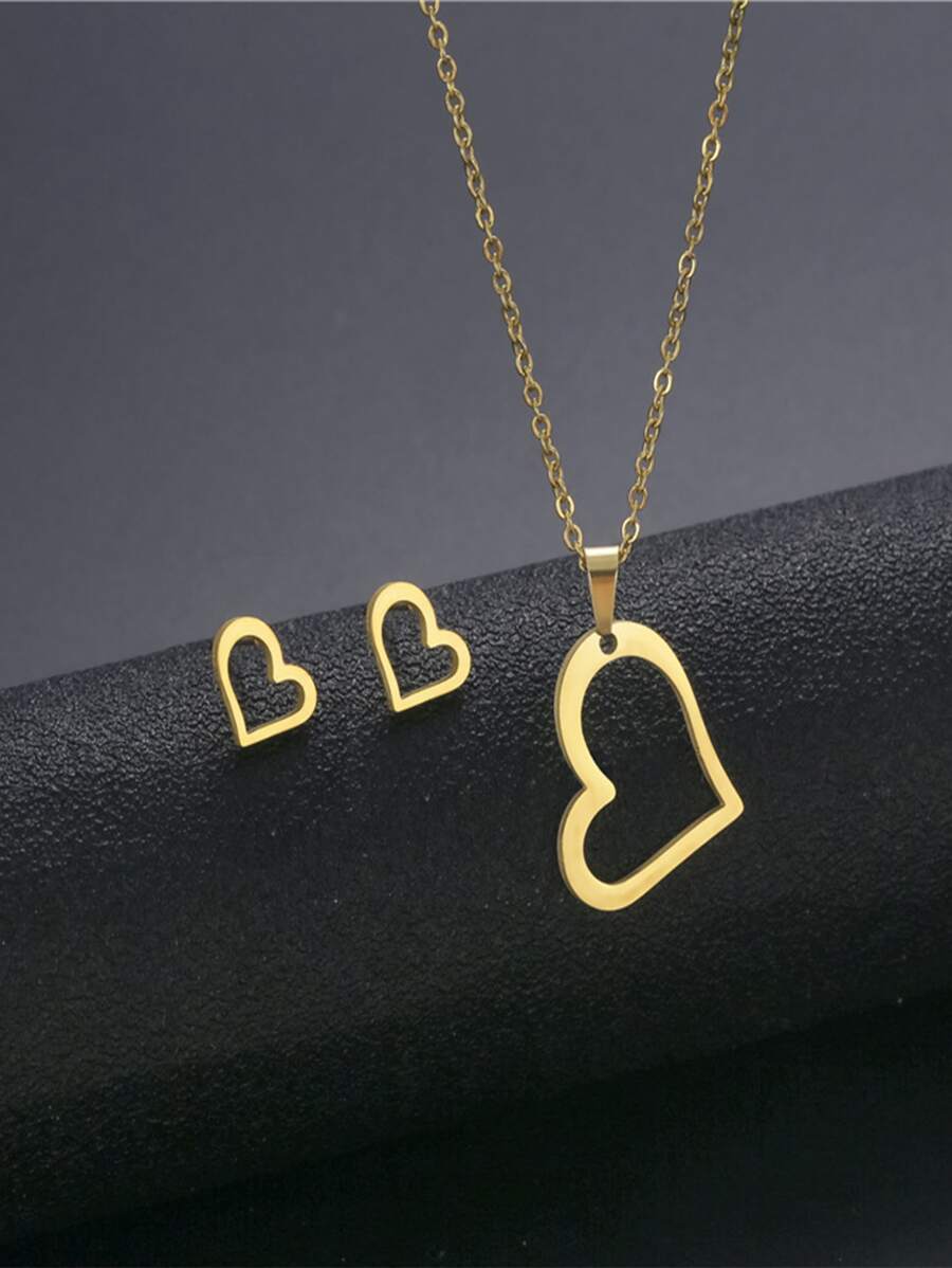 心形墜飾項鍊和耳釘