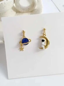Planet & Spaceman Mismatched Drop Earrings - Multicolor - View 5