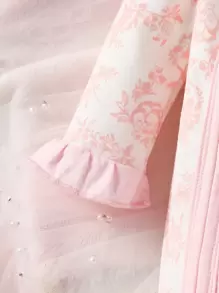 SHEIN Conjunto De Enterizo Con Mangas Acampanadas Y Estampado Floral, Diadema, Babero, Bolsa De Almacenamiento Y Manta Para Bebé Niña Recién Nacida - Blanco - Ver 3