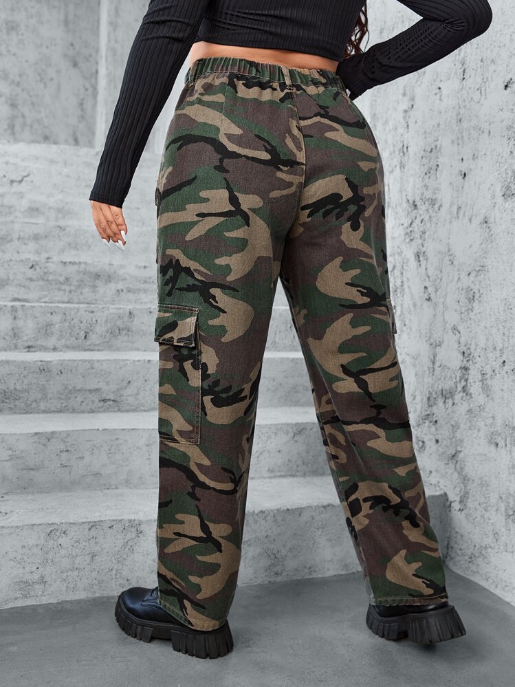 SHEIN ICON Plus Camo Print Flap Pocket Cargo Jeans - Multicolor - View 2