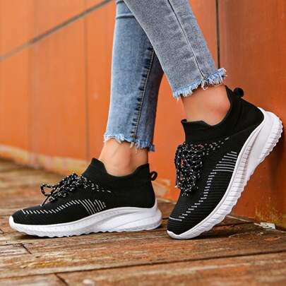 Striped Pattern Lace-up Front Running Shoes