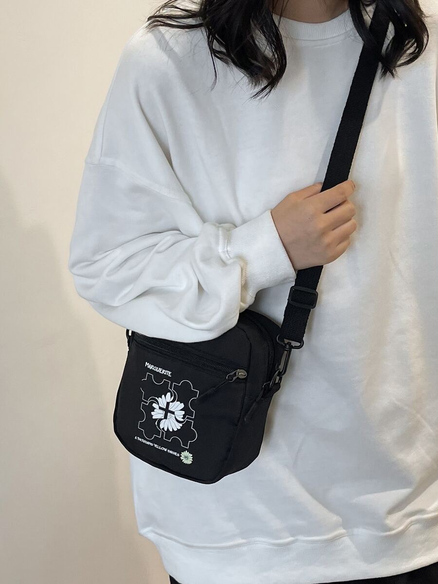 Bolsa cuadrada con estampado de letra - Negro - Ver 1